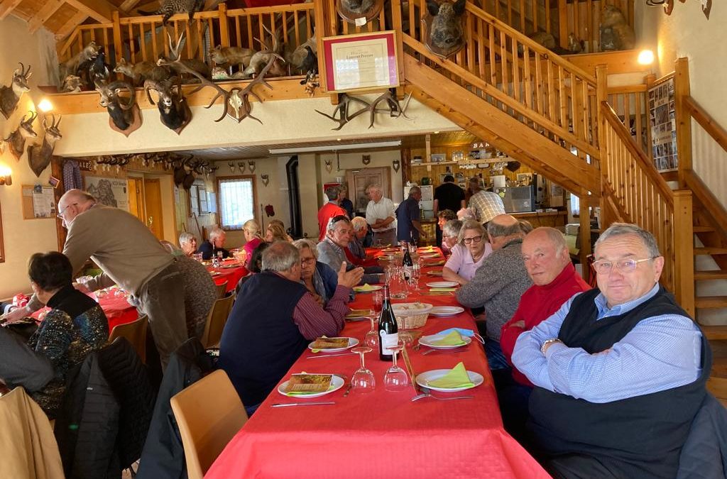 Un bon moment au repas des ainés