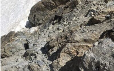 Rééquipement de la main courante sous le col des Béraudes à Névache